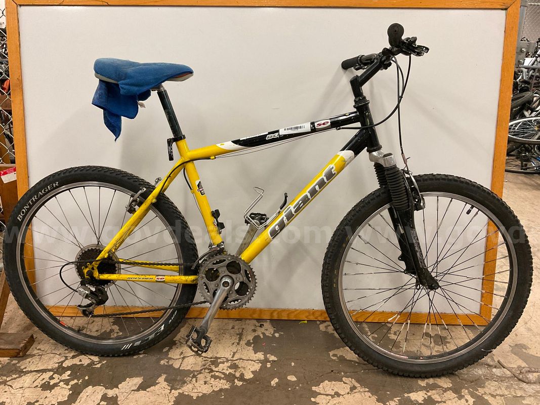 Giant SE Boulder Bicycle, CT 18"
