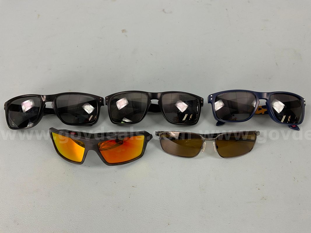 5 - Fashion Sunglasses Labeled Oakley (1 - Scratched Lenses)
