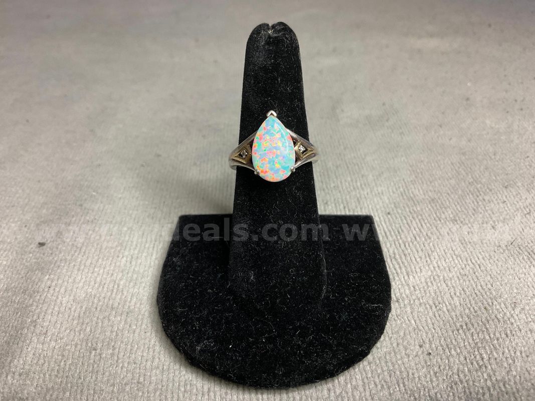 Sterling Silver Ring With Diamonds & Stone, Weight: 3.92 Grams, Size: 7