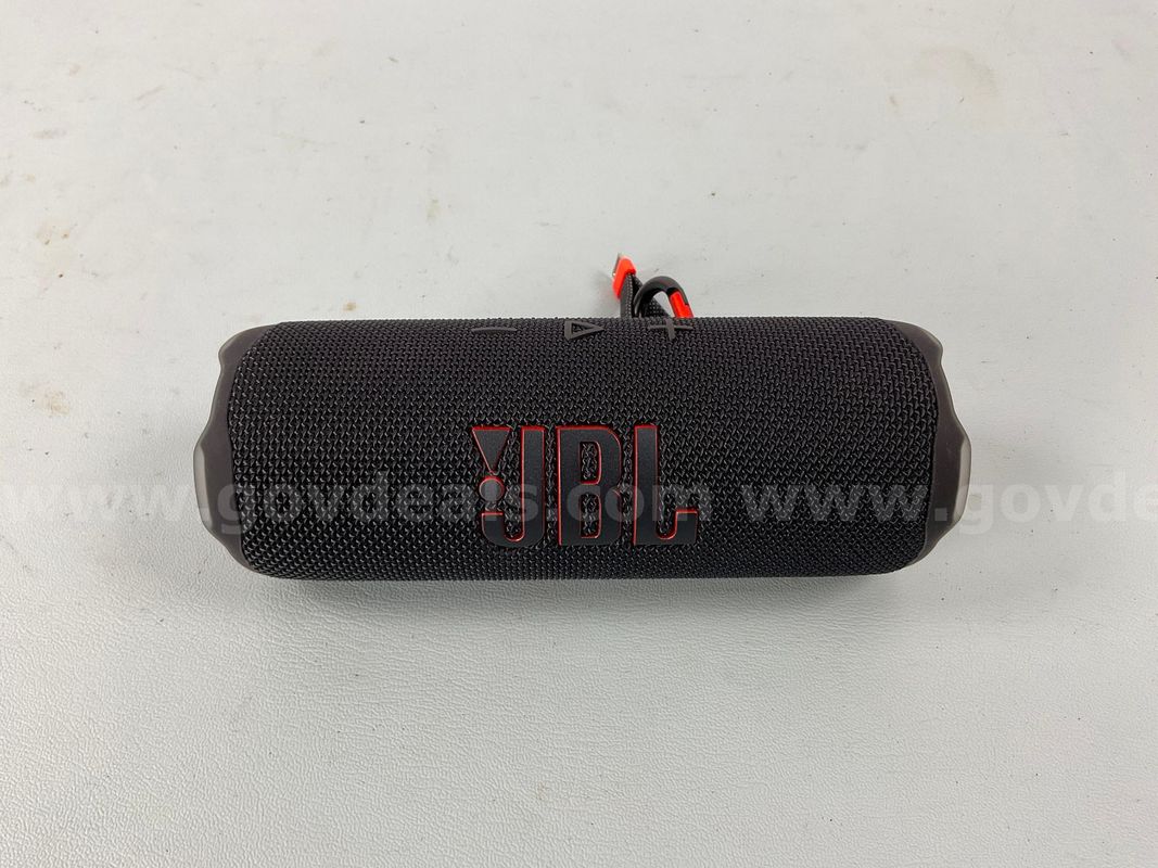JBL Flip 7 Bluetooth Wireless Portable Speaker, Powers On