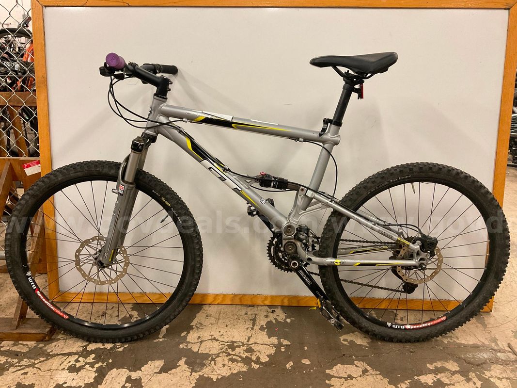 GT iDXC 2.0 Bicycle, CT 19"