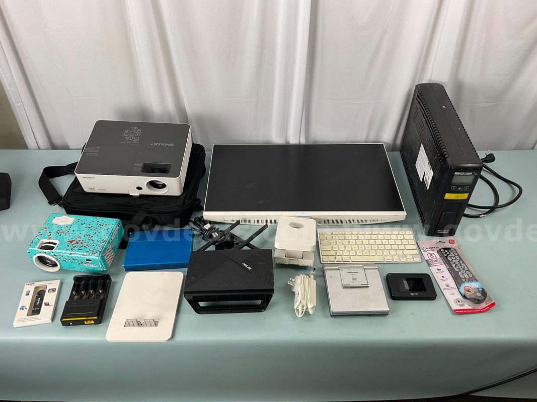 Lot of Misc Lost & Found Electronic Items (Some May Have Damage) Untested