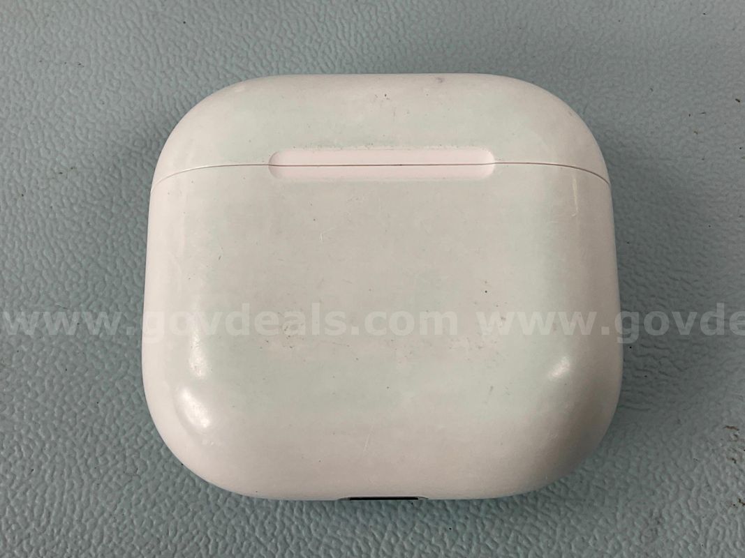 Apple AirPods Gen 4 with Wireless Charging Case, Model: A3058