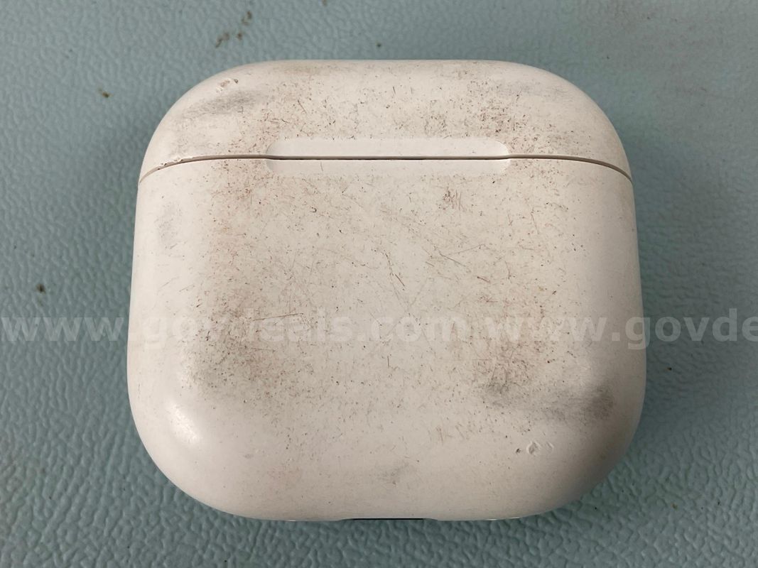 Apple AirPods Gen 4 with Wireless Charging Case, Model: A3059