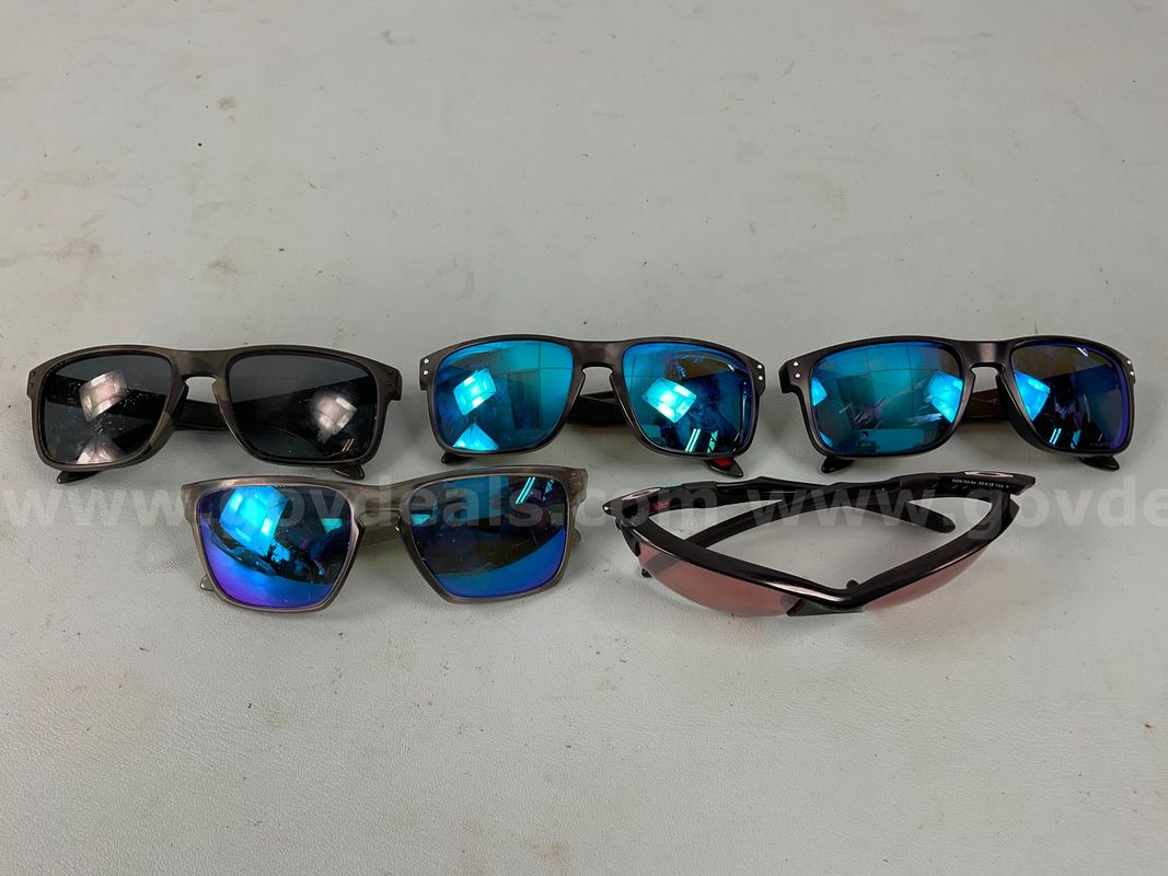 5 - Fashion Sunglasses, Labeled as Oakley