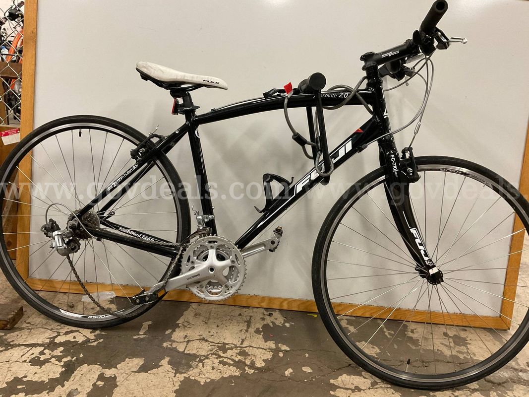Fuji 2.0 Absolute Bicycle, Frame Size M, CT 19"