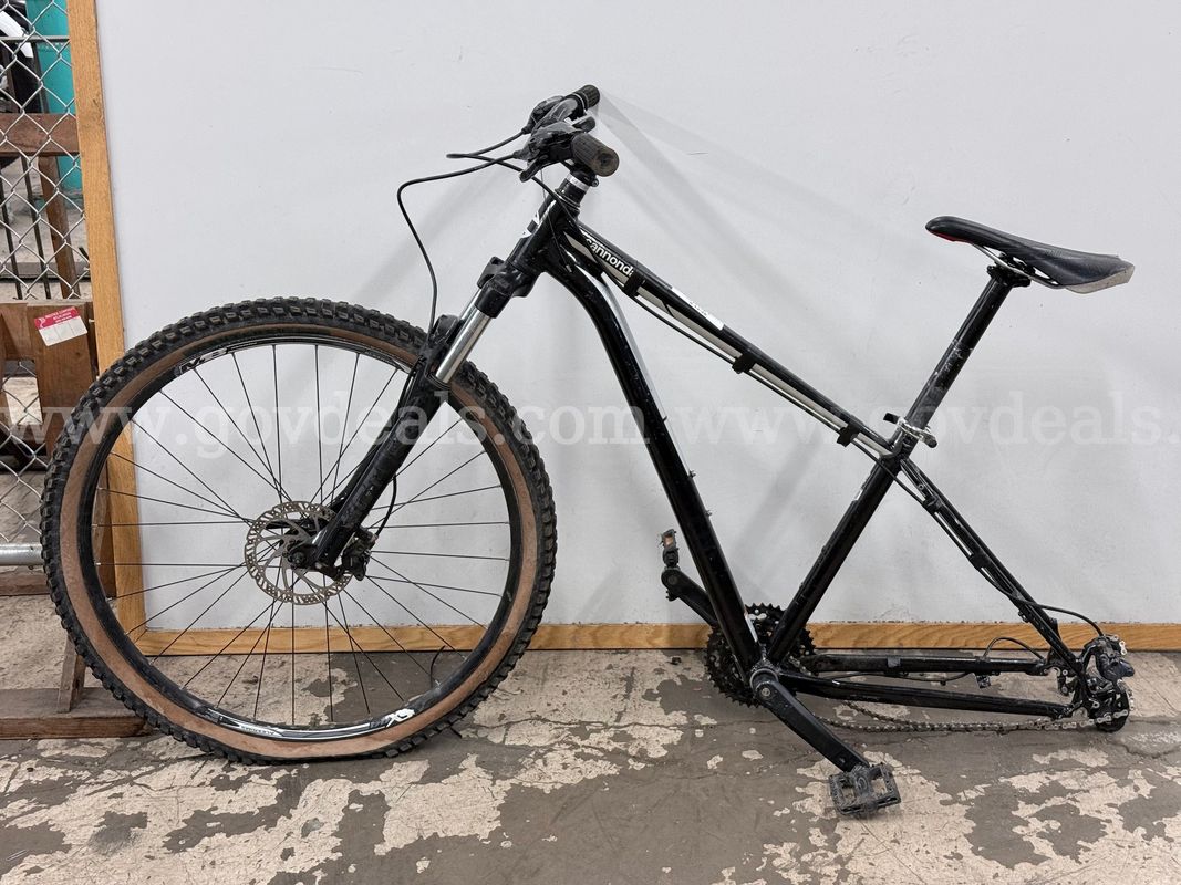 Cannondale Bicycle, Frame Size M, CT 18"