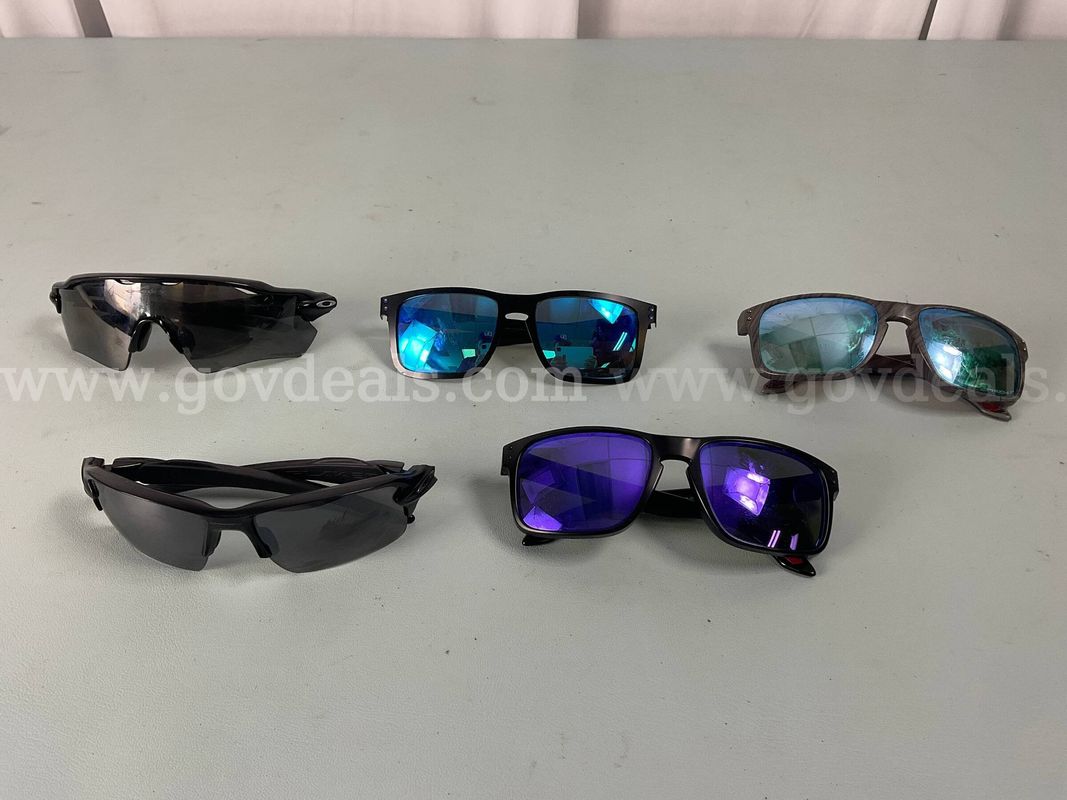 5 - Fashion Sunglasses, Labeled as Oakley