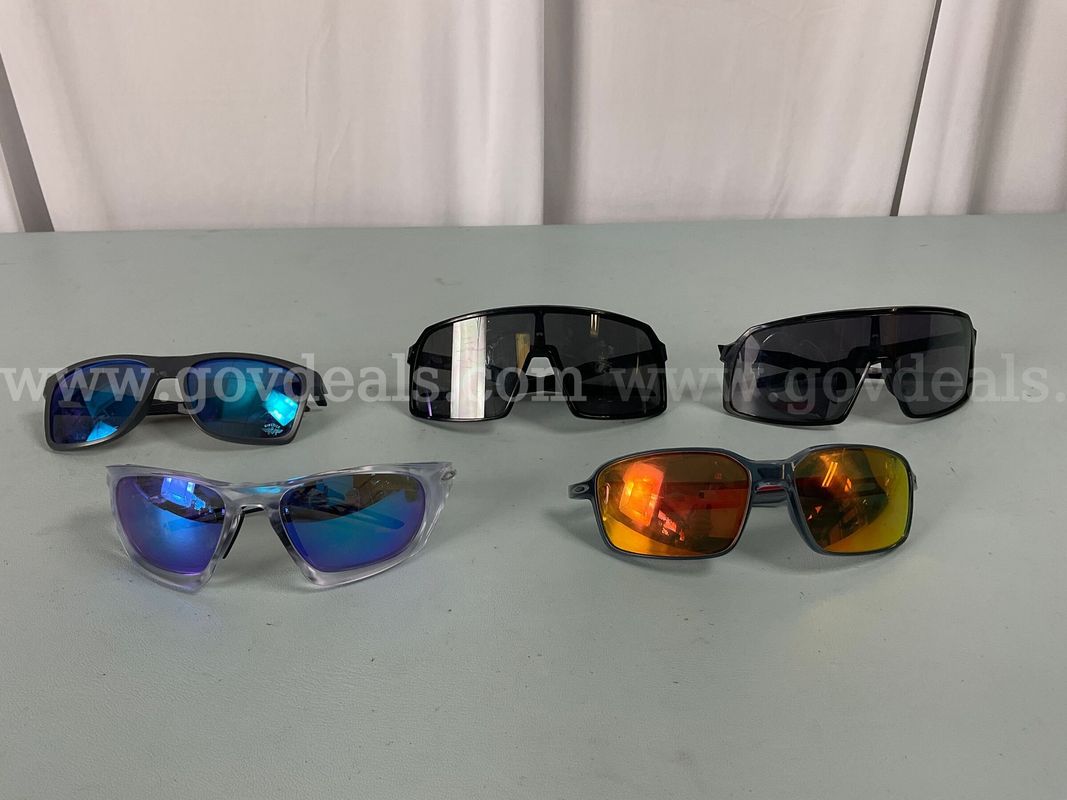 5 - Fashion Sunglasses, Labeled as Oakley