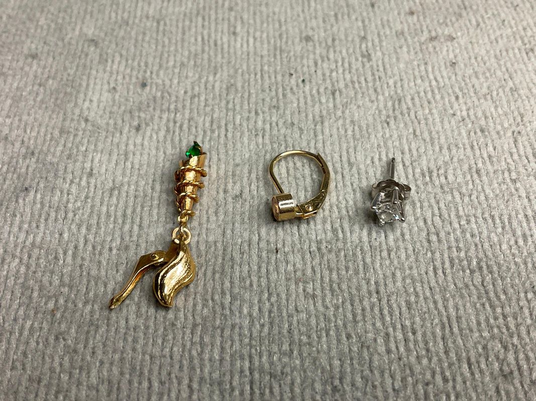 3 - Gold Pieces of Jewelry: Charm & 2 - Earrings Both With Diamonds, 1.37g Total Weight