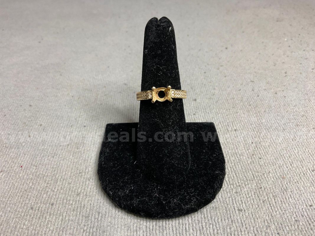 Gold Ring, Size 7.5 With Stones, 2.41 Grams
