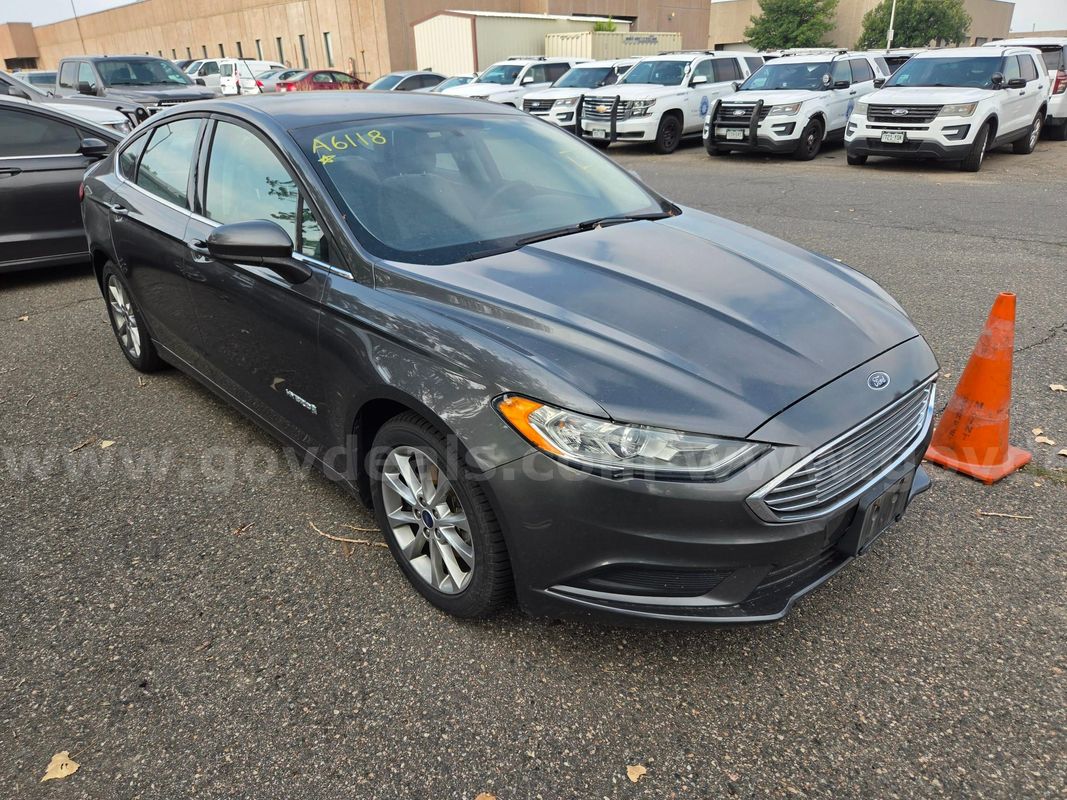 2017 Ford Fusion Hybrid (1 of 12)