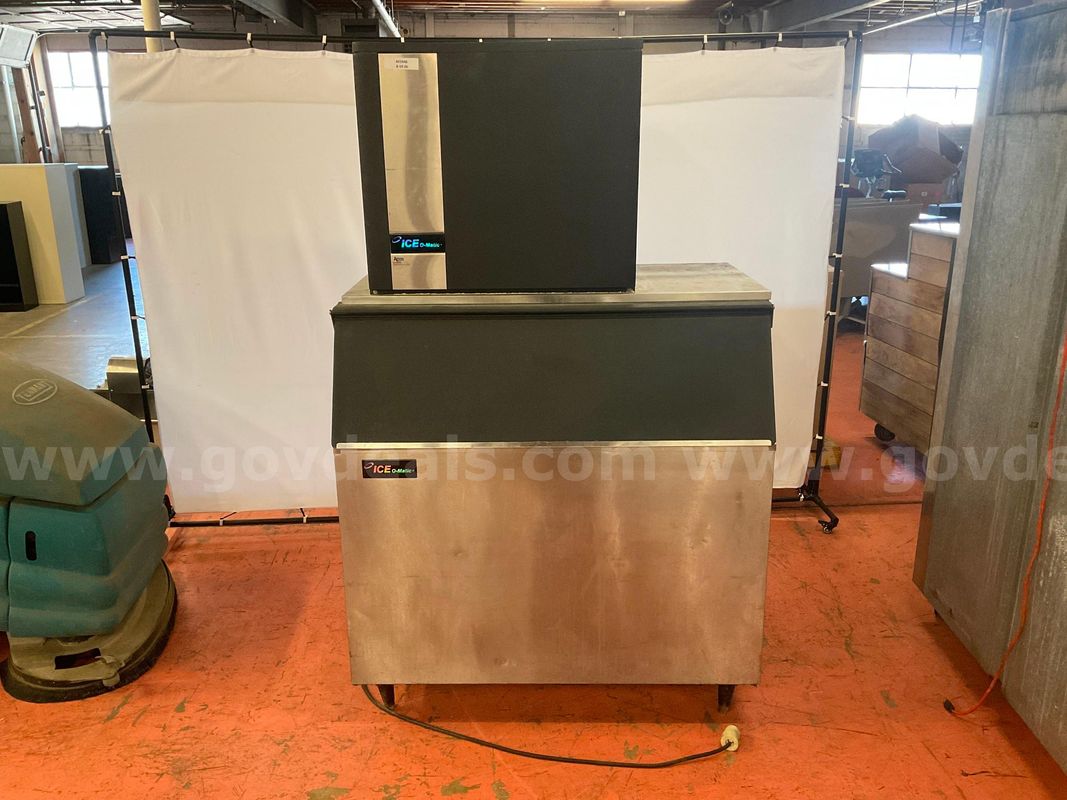 Ice-O-Matic Ice Bin, Model B100PSA With Ice-O-Matic Cuber Head, Model ICE0806HA2