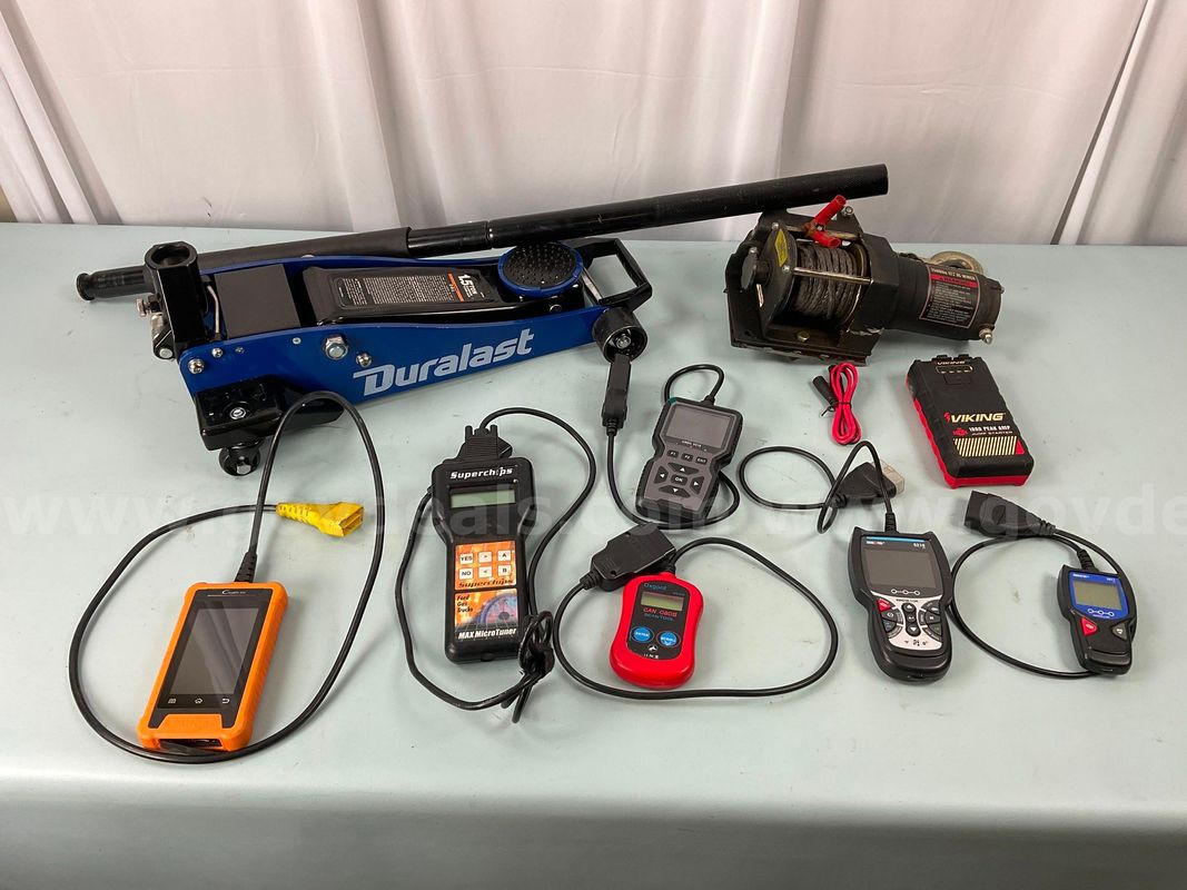 Lot of Vehicle Equipment