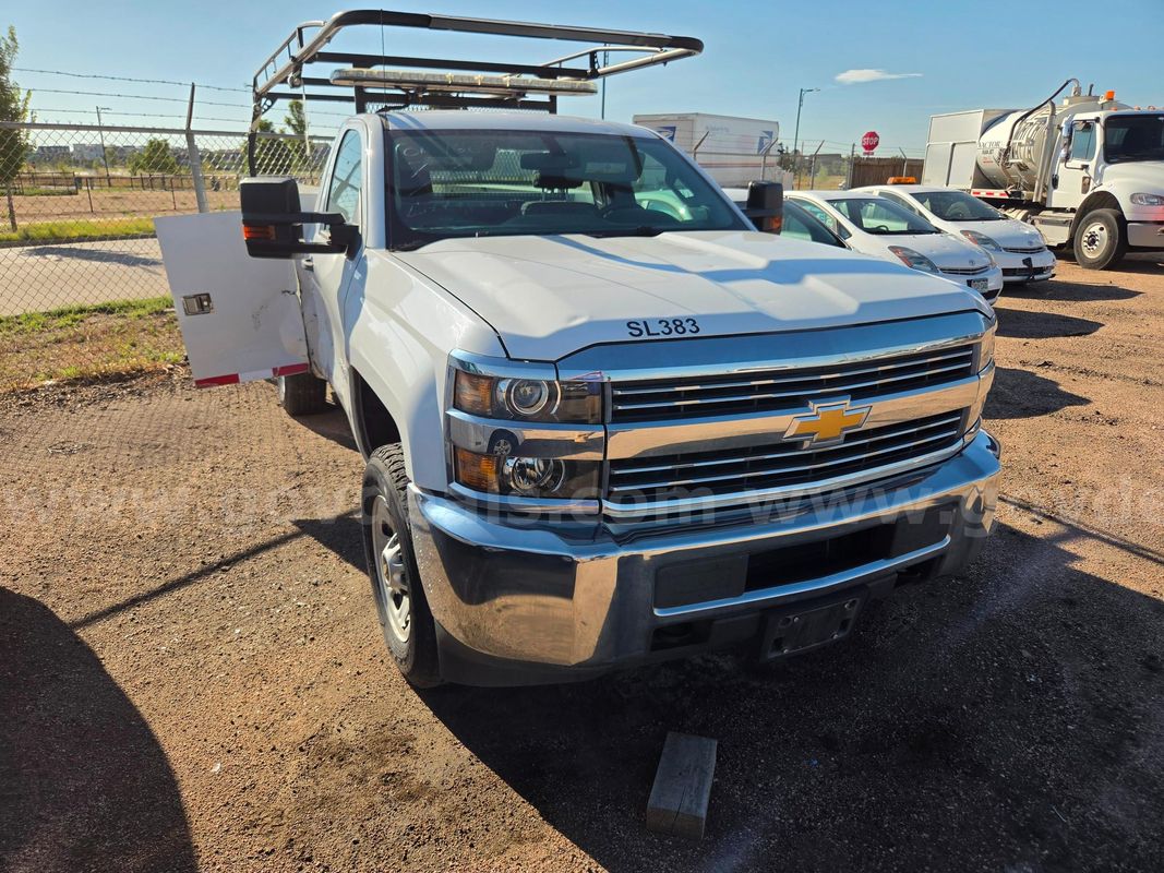 2017 Chevrolet Silverado 3500HD 4WD Utility Truck (NO TITLE)