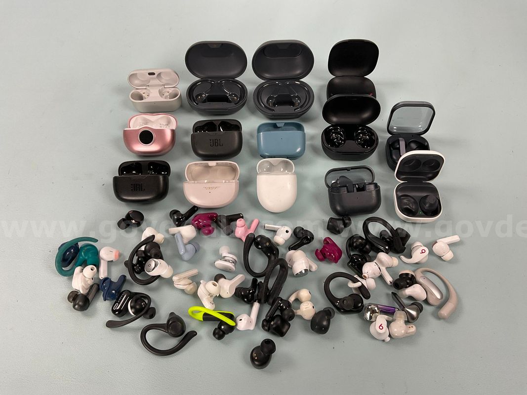 Lot of Loose Earbuds, Incomplete Bluetooth Wireless Earbud Sets & Empty Charging Cases