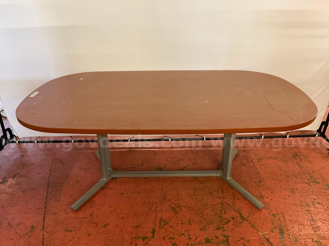 Herman Miller Everywhere Table, Model DT1DS.4272LG