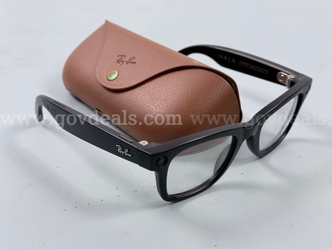 Ray-Ban Meta Wayfarer Smart Sunglasses, Model: RW4006 with Charging Case, Powers On