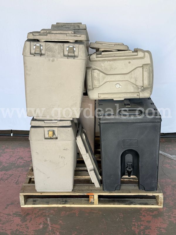 Lot of Cambro, Vollrath, and Continental Commercial Insulated Beverage Dispensers (Sizes Vary)