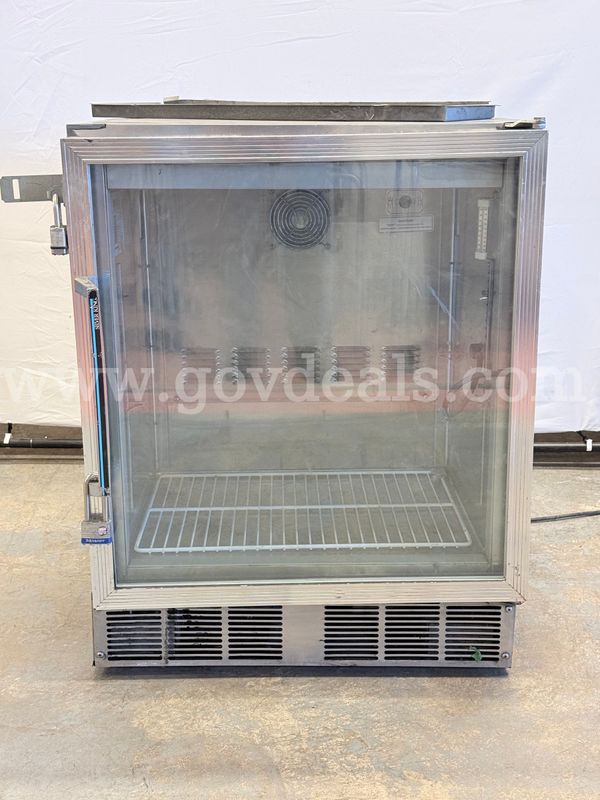 Silver King Commercial Undercounter Refrigerator on Wheels, Model: SKRB27, Powers On