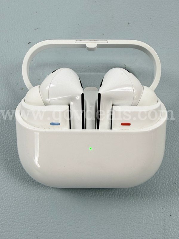 Samsung Galaxy Buds3 Pro with Charging Case, Model: SM-R630 (Powers On)