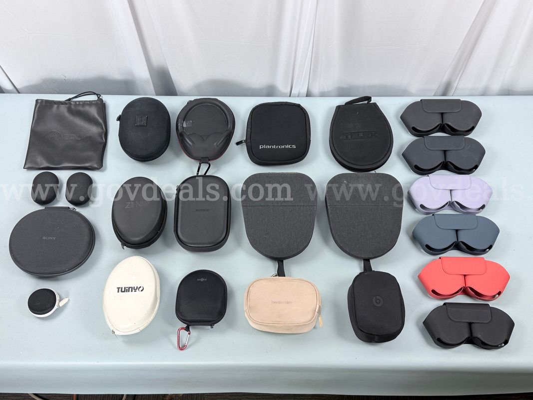 Lot of Misc. EMPTY Headphone Cases Including Apple, Bose, Beats, and More