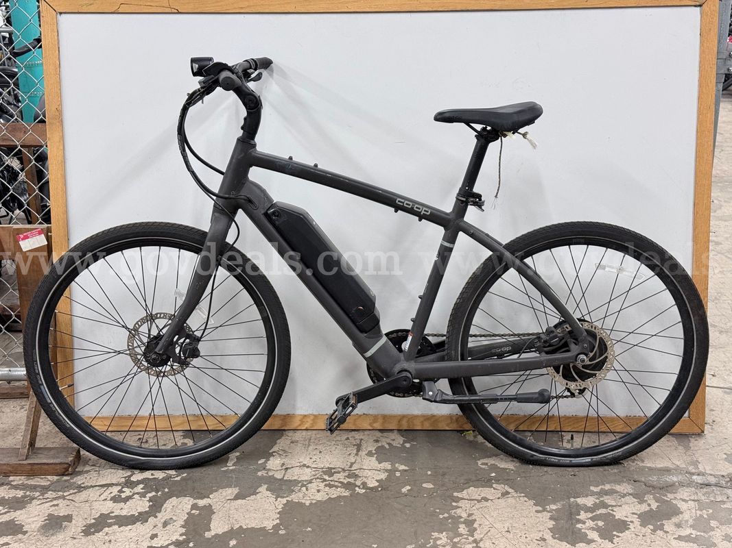 Co-op CTY e 1.1 Electric Bicycle with Battery, CT 19.5", Size L (Untested, Damaged Key Hole)