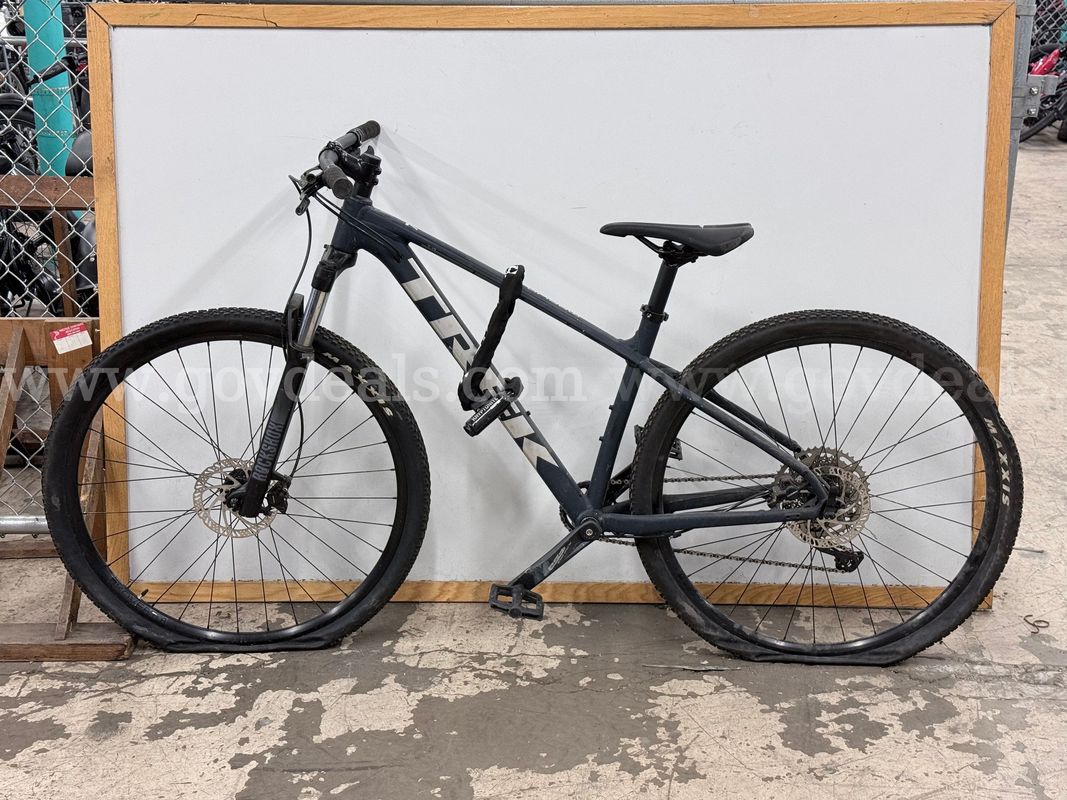 Trek Marlin Bicycle, CT 16.5"