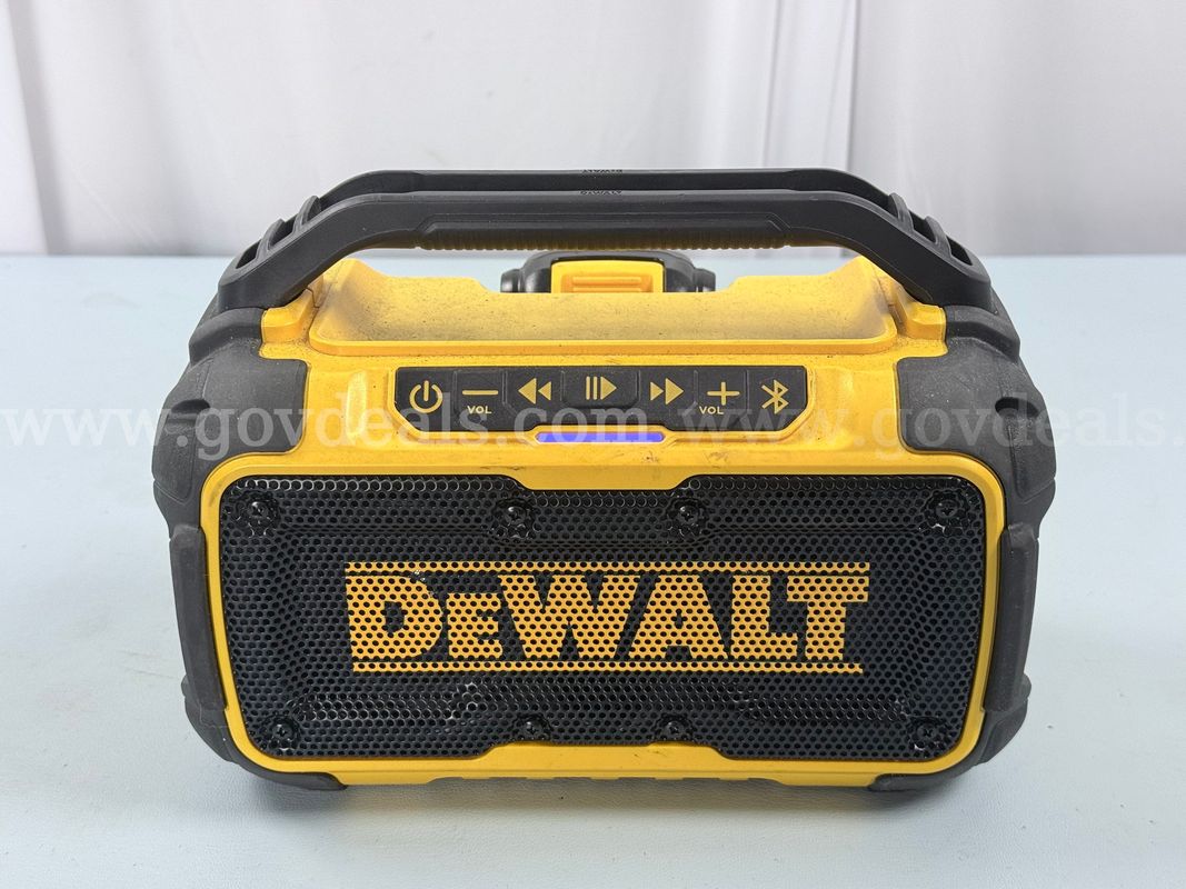 DeWalt Bluetooth Speaker with Battery (Powers On)