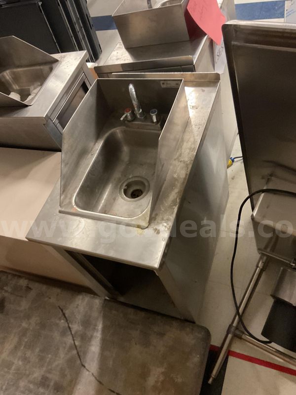 Mobile hand washing station