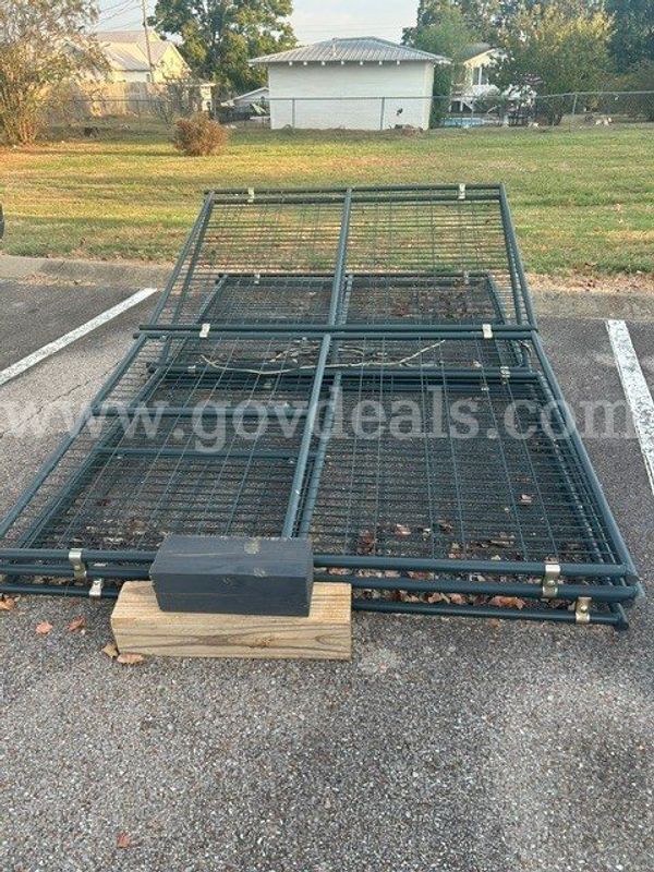 Metal Dog Kennel