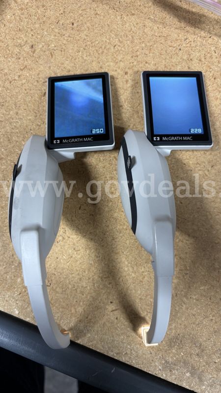 LOT OF (2) USED McGRATH MAC Video Laryngoscopes – WORKING – 35 Batteries + 100+ New Disposable Blades