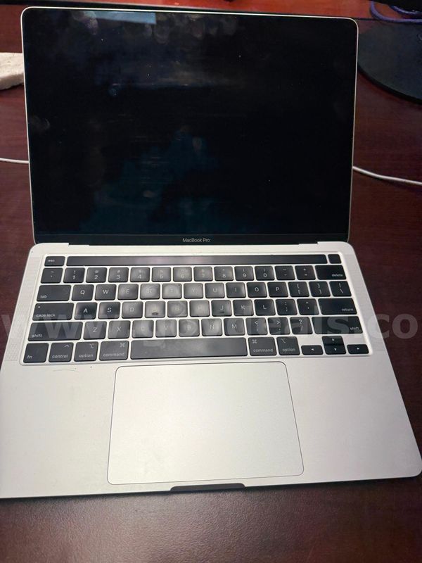 Approximately 50 MacBook Pros