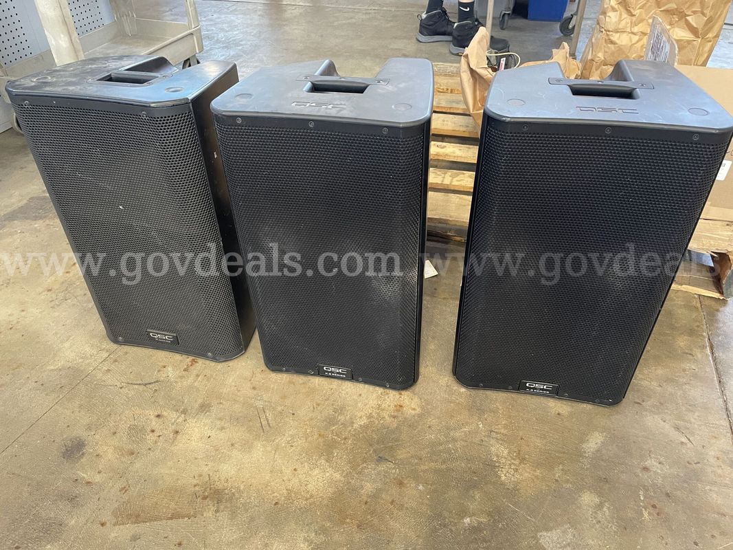 QSC Speakers (3) Red LED Light Fixtures & Fog Machine