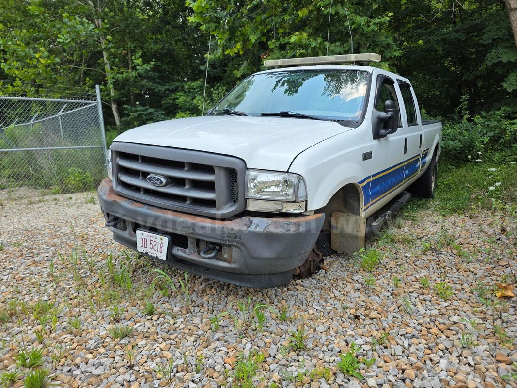 2004 Ford F-350 SD XL Crew Cab Long Bed 4WD