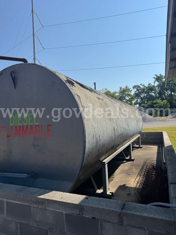 10,000 Gallon Fuel Tank