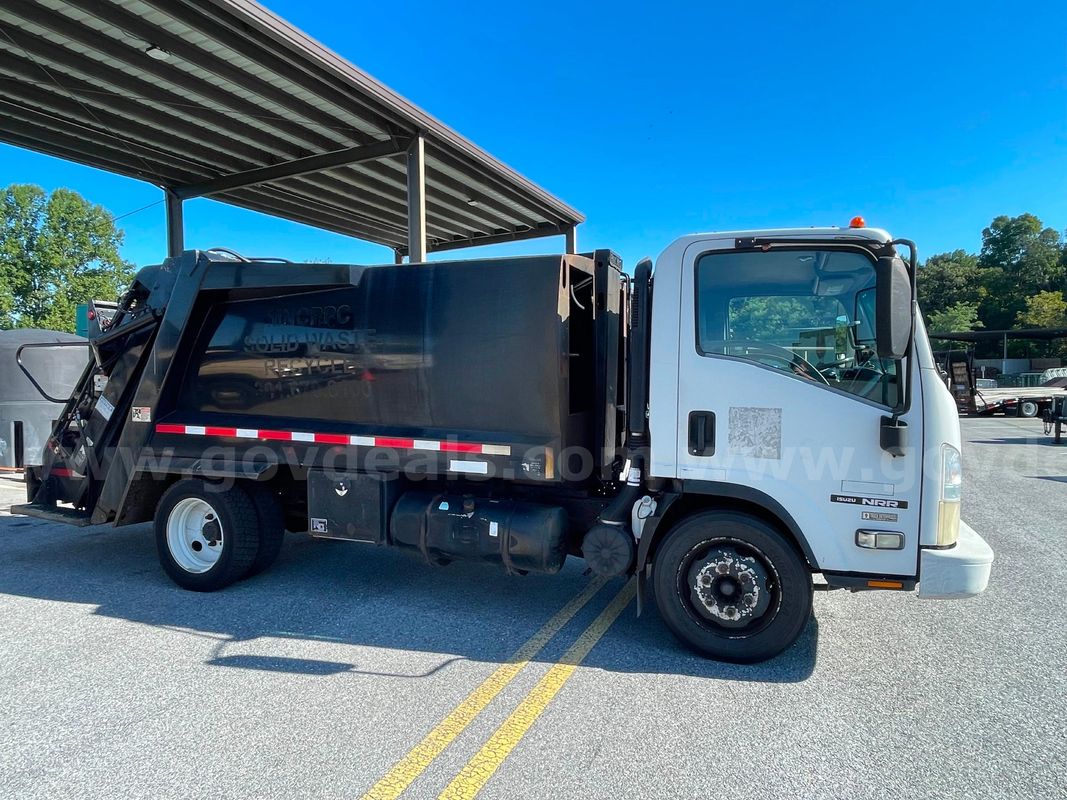 Izuzu Trash Truck