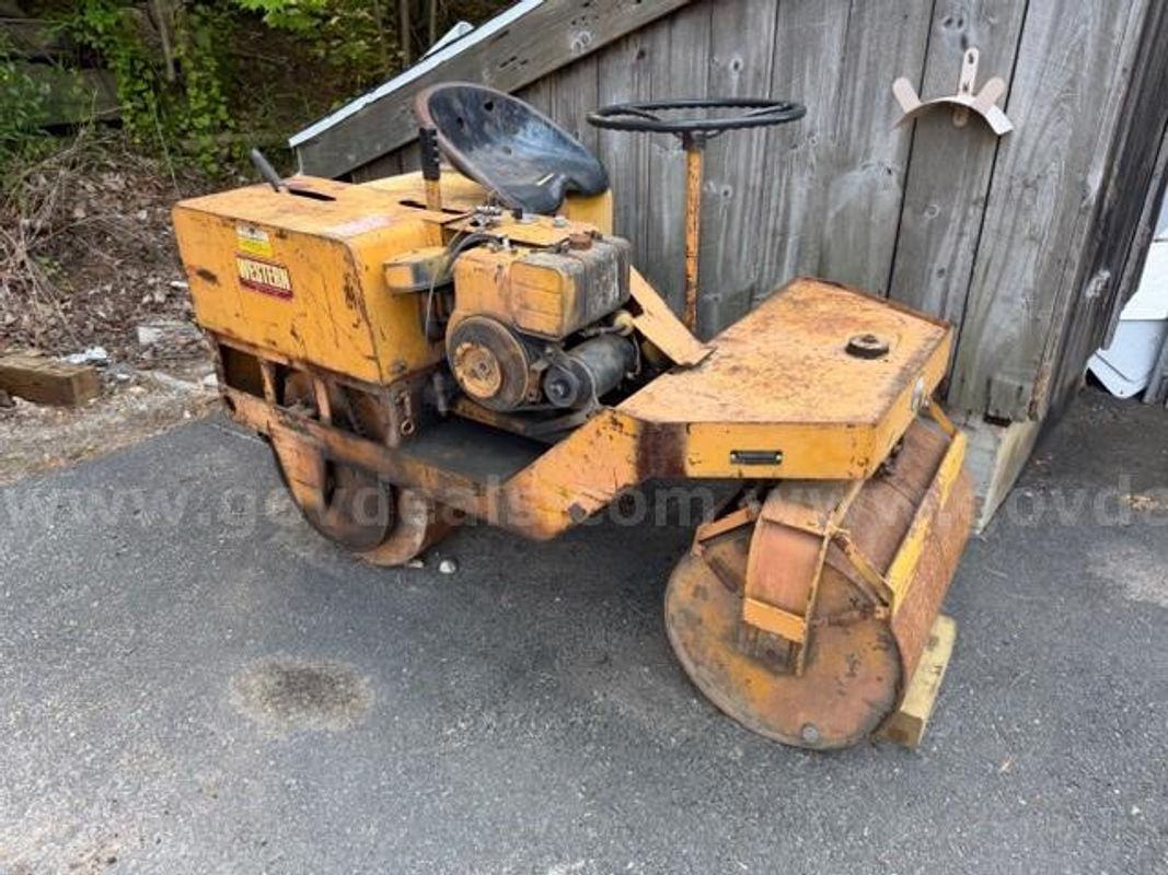 Western R2000 Asphalt Roller