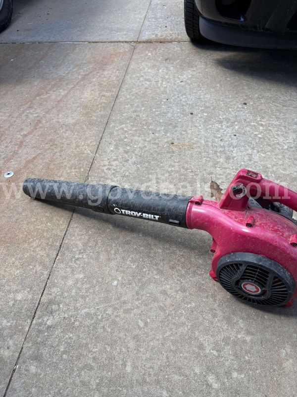 TROY BUILT LEAF BLOWER