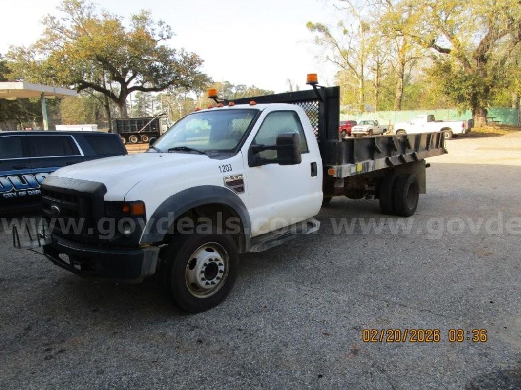 2008 Ford F550 Super Duty w/Dump Bed