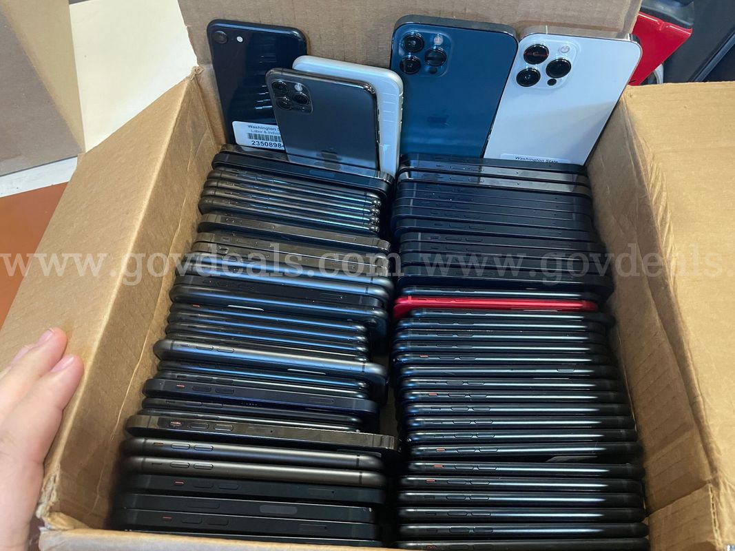 Case of ct.71 iPhones - Various Models (ID #45606) (H02-3R) (25-3689-1) 235