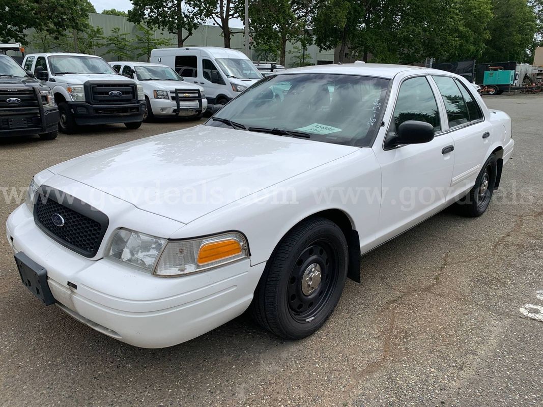 2011 Ford Crown Victoria Police Interceptor Sedan (ID# 46133) (W25) (26-1389) 225