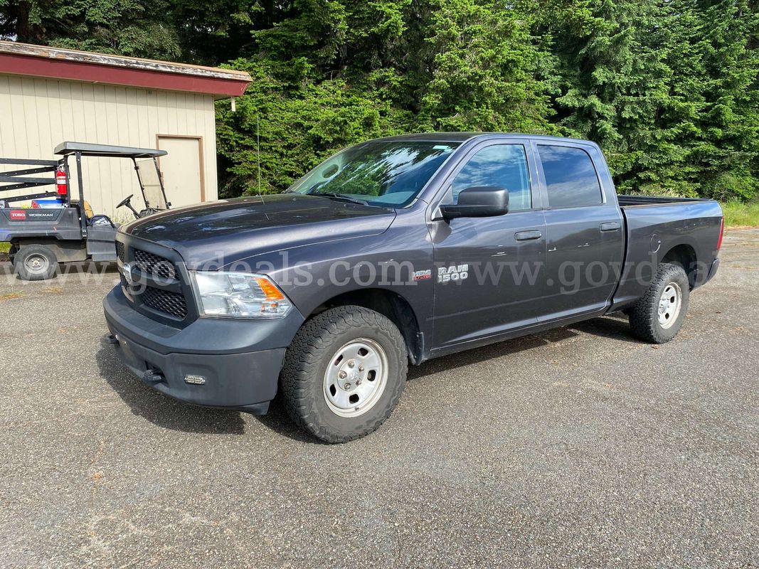 2016 RAM 1500 Crew Cab 4DR 4WD PU **UNDER 100K miles**(ID #46141) (S2) (26-1775) 179