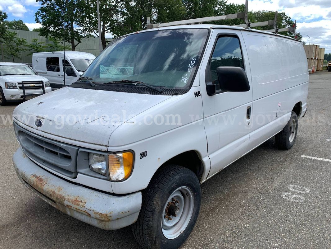 2001 Ford Econoline E-250 Cargo Van *Tow-Away* (ID# 46164) (OEF) (26-0506) 37402