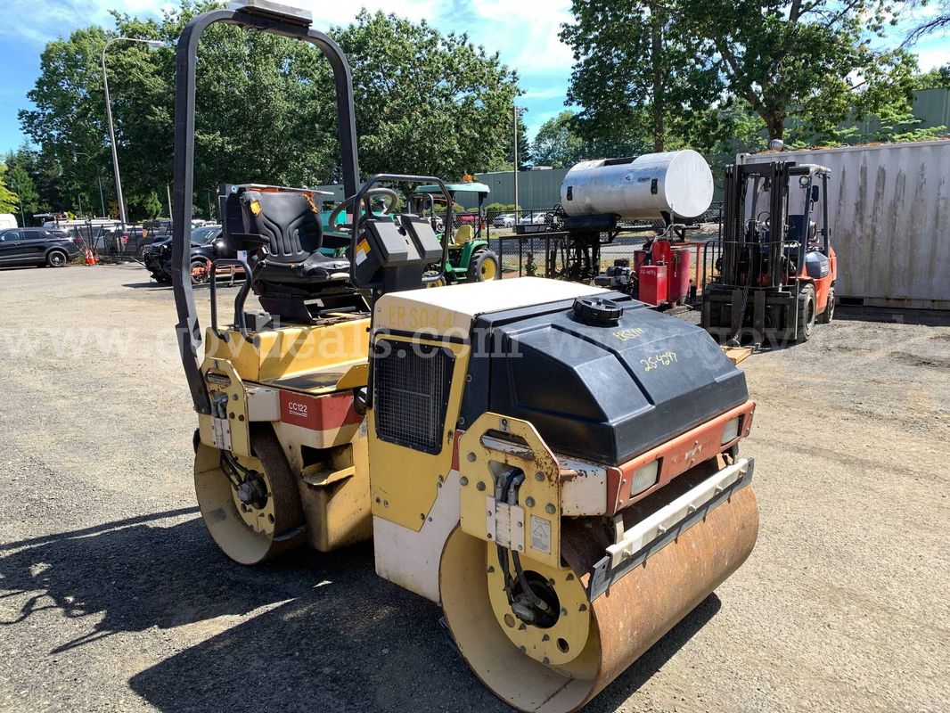 2001 Dynapac Double Drum Roller Compactor (ID# 46256) (GVL) (25-4247) 11700