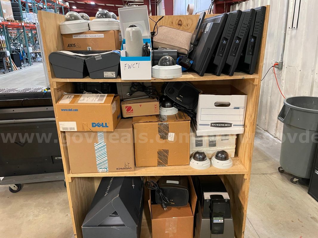 Assorted Cart of Electronic Items | Starlink Dish | Security Cameras (ID# 46310) (J07-1L) (No UPC)