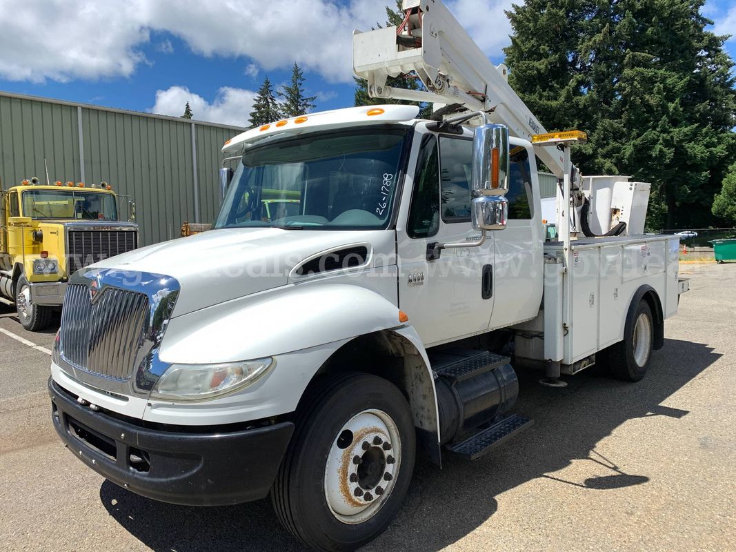 2007 International 4400 LP Boom Lift Truck (ID# 46367) (E06) (26-1788) 405