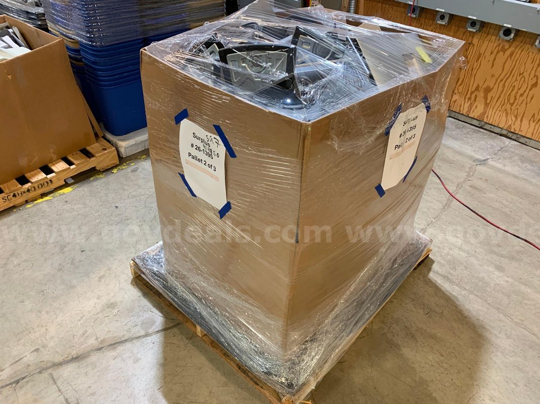 Pallet of Monitors & Stands (ID #46393) (J13-1L) (26-1395-5) 303