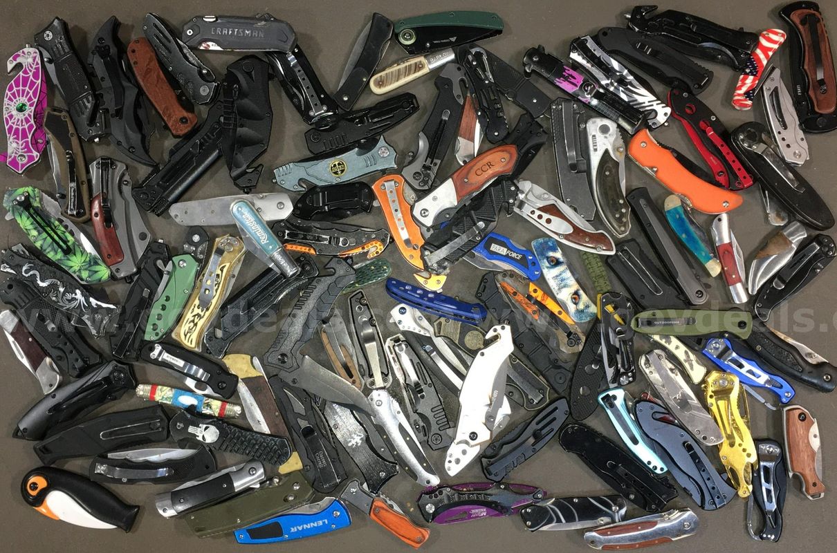 Miscellaneous Folding Knives Lot ~100 Units (ID# 46470) (TSA #3) (NO UPC) (10)