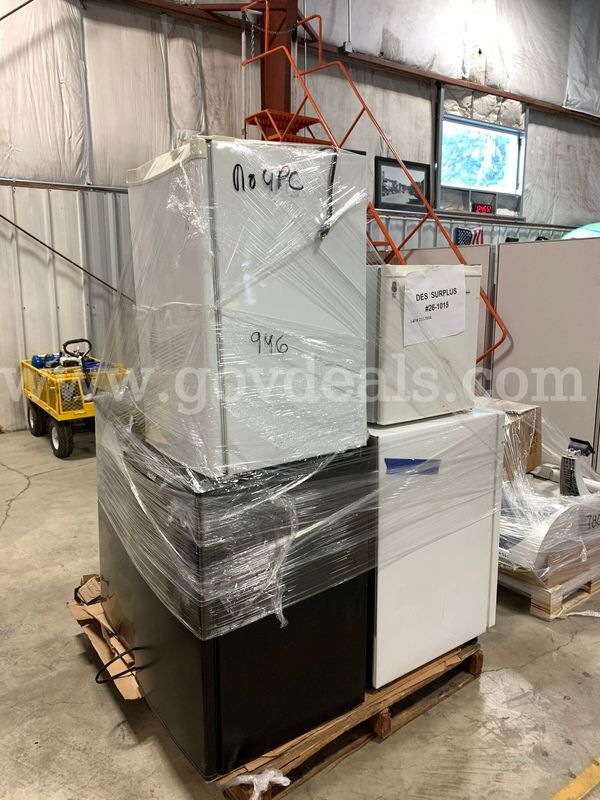 Crack Open a Cold One w/ Six Mini Fridges (ID# 46471) (H05-1L) (No UPC)